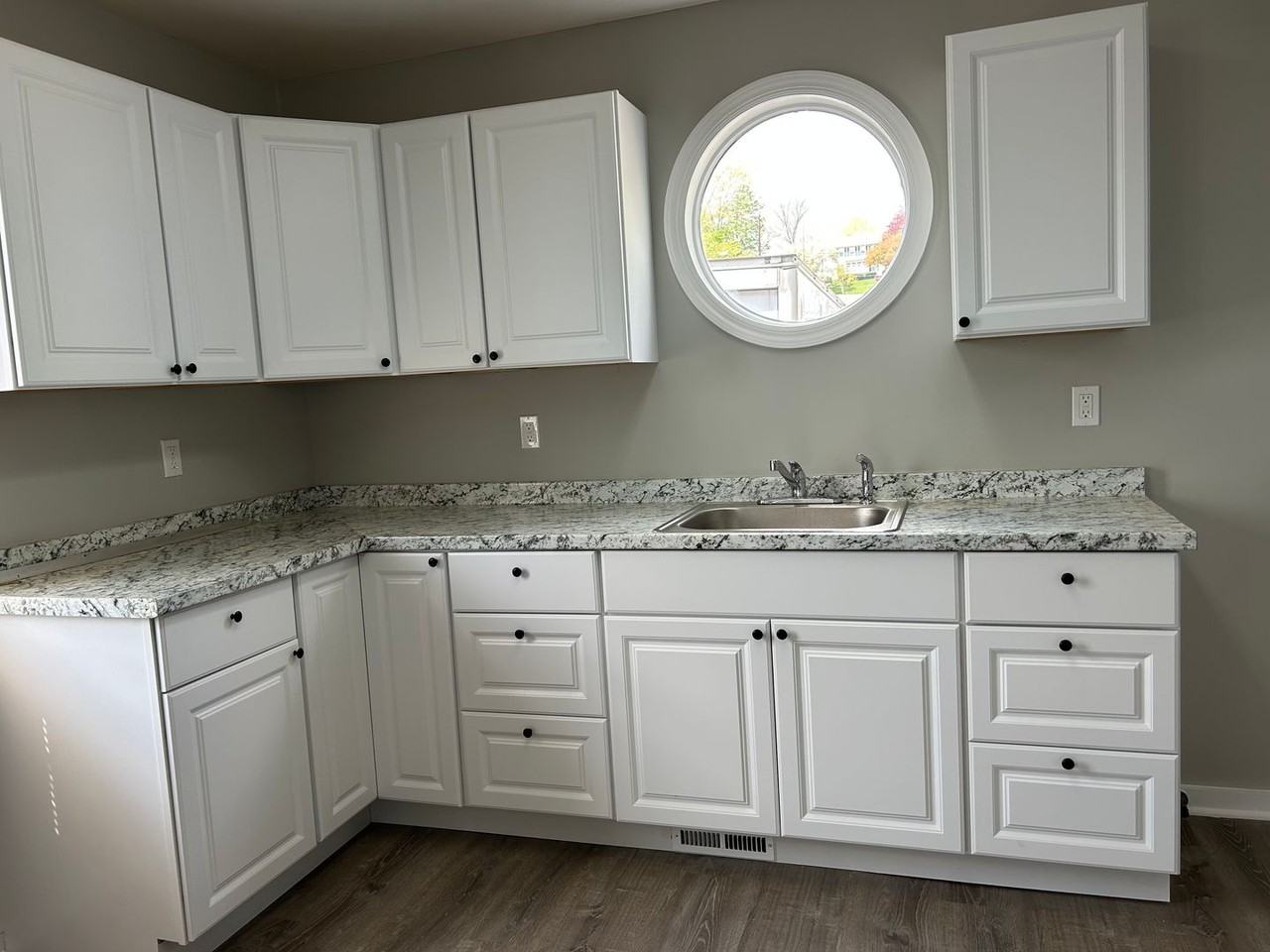 1810 Dixwell Ave - Photo 4 of 14