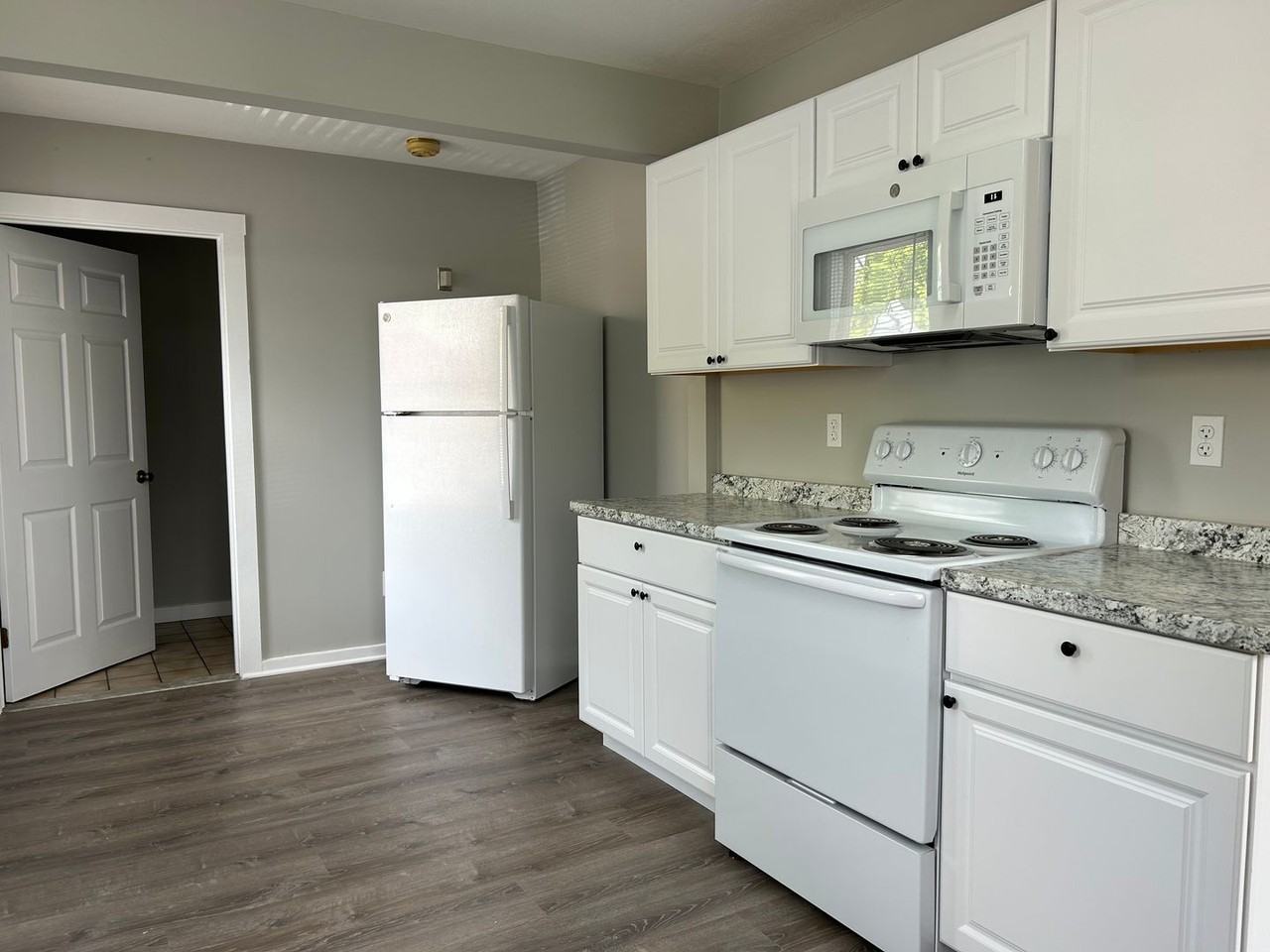 1810 Dixwell Ave - Photo 5 of 14
