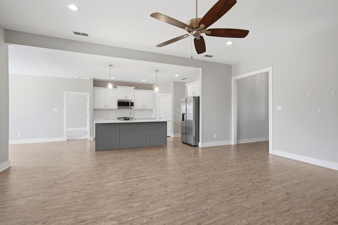 6609 Desert Willow Trl - Photo 6 of 30
