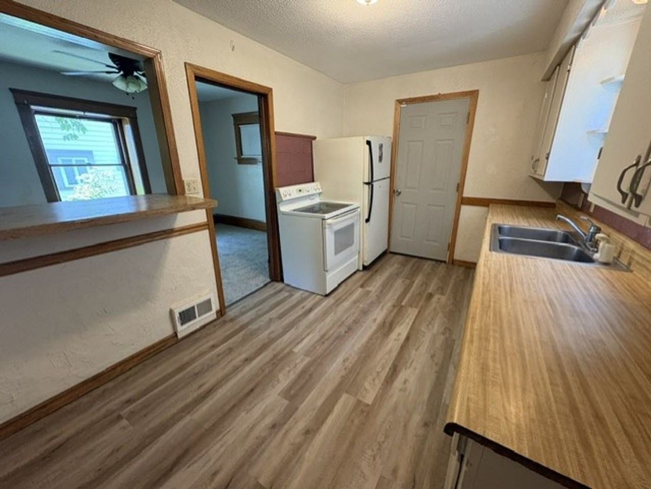 1005 Florida Ave - Photo 5 of 15