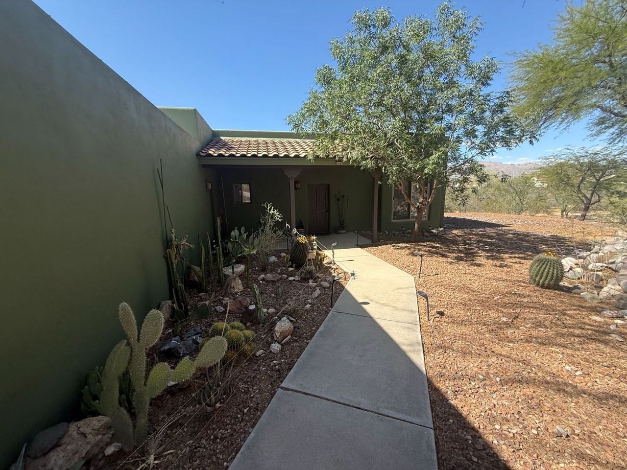 9731 E Kleindale Rd - Photo 2 of 29