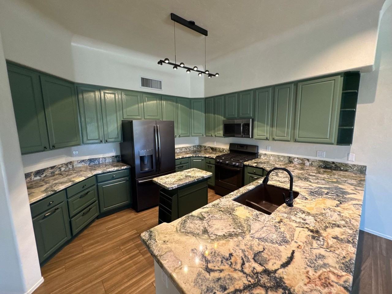9731 E Kleindale Rd - Photo 4 of 29