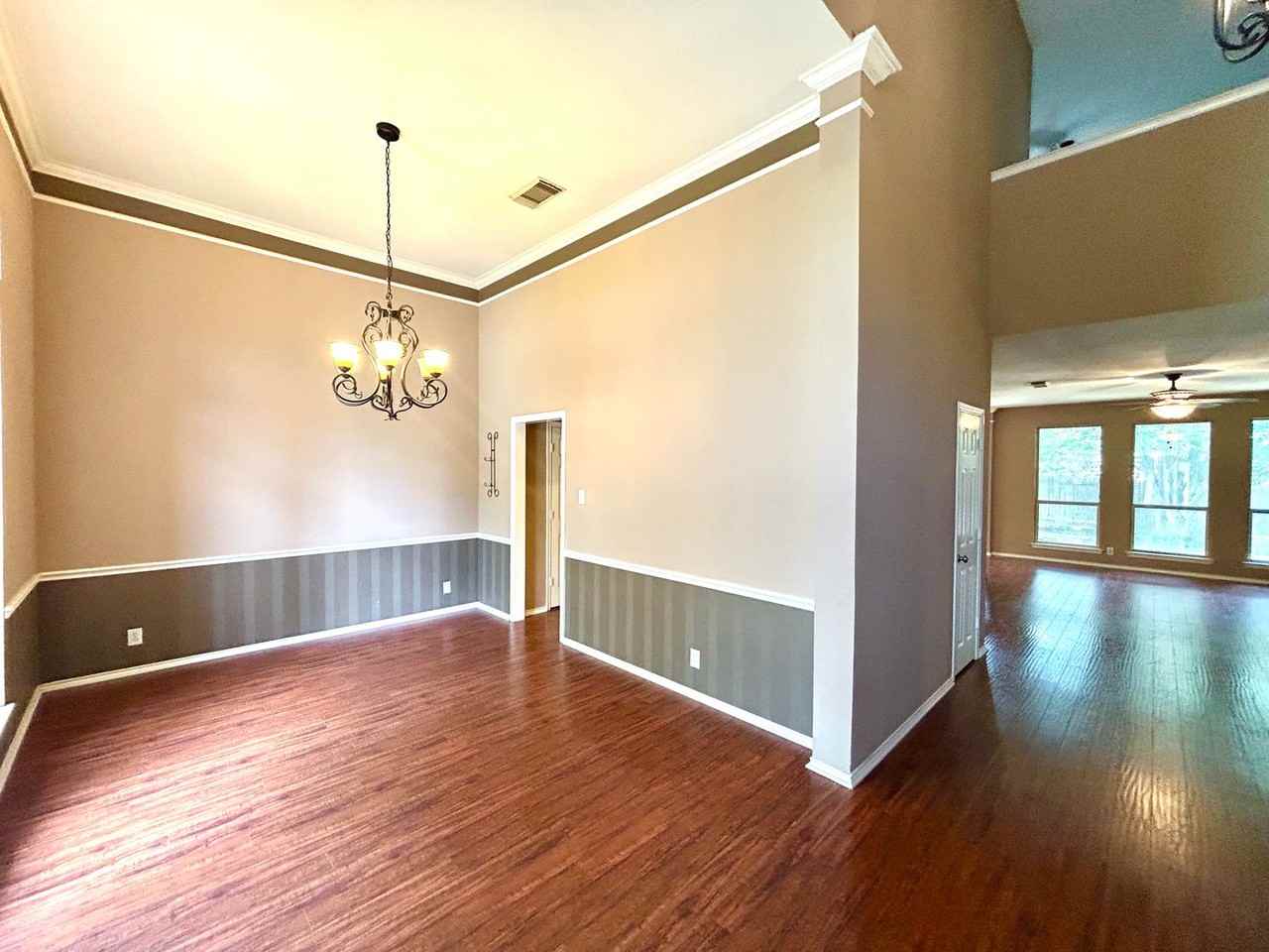 8807 Brae Ridge Dr - Photo 4 of 35