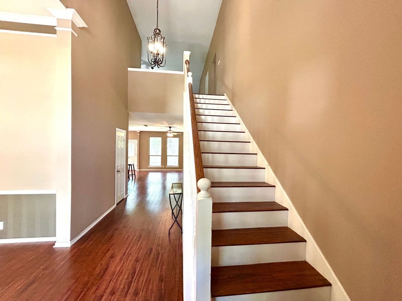 8807 Brae Ridge Dr - Photo 6 of 35
