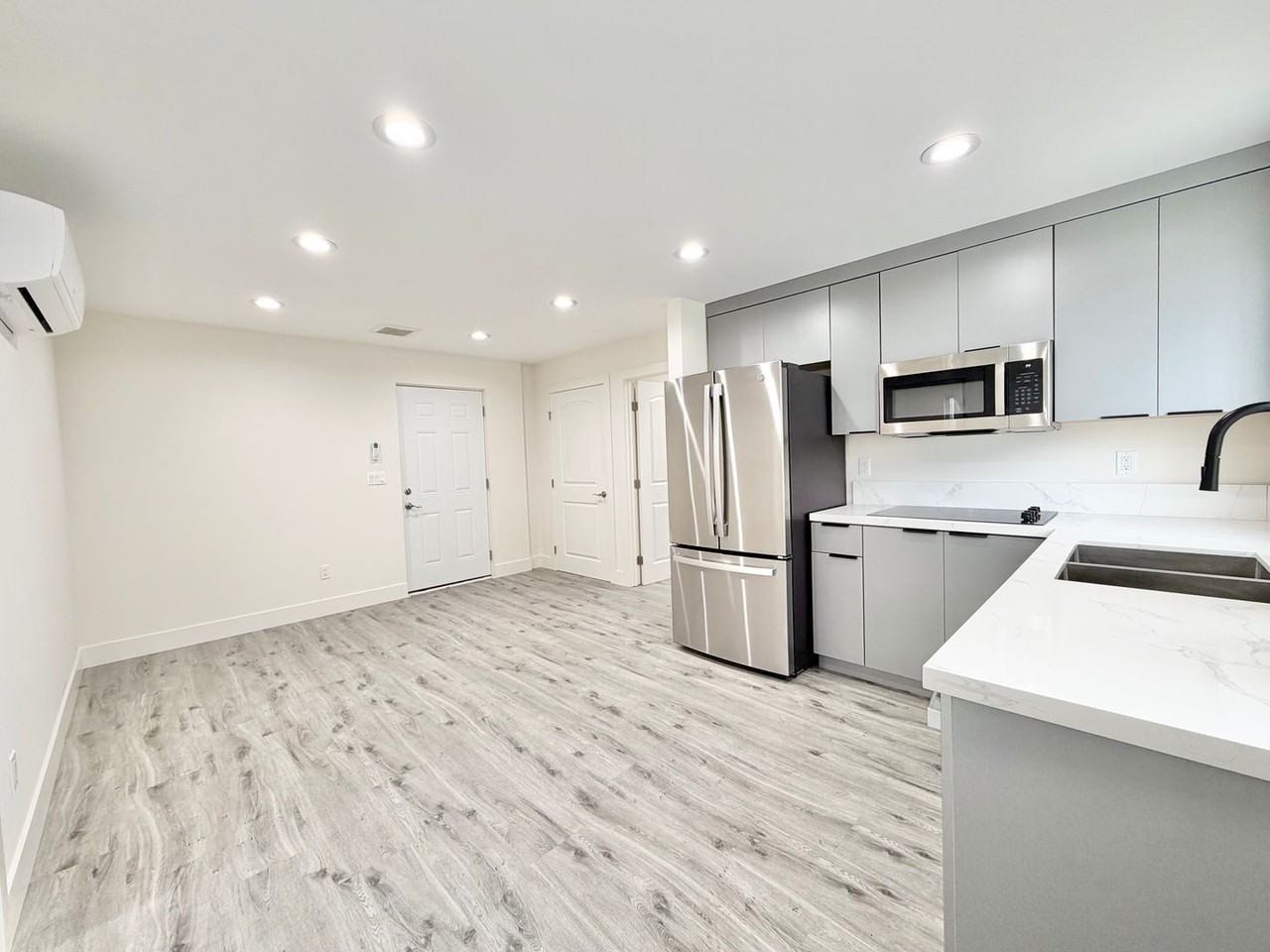 140 1/2 W 93rd St - Photo 3 of 14