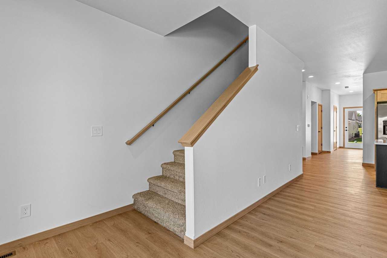628 Catherine Dr - Photo 7 of 30