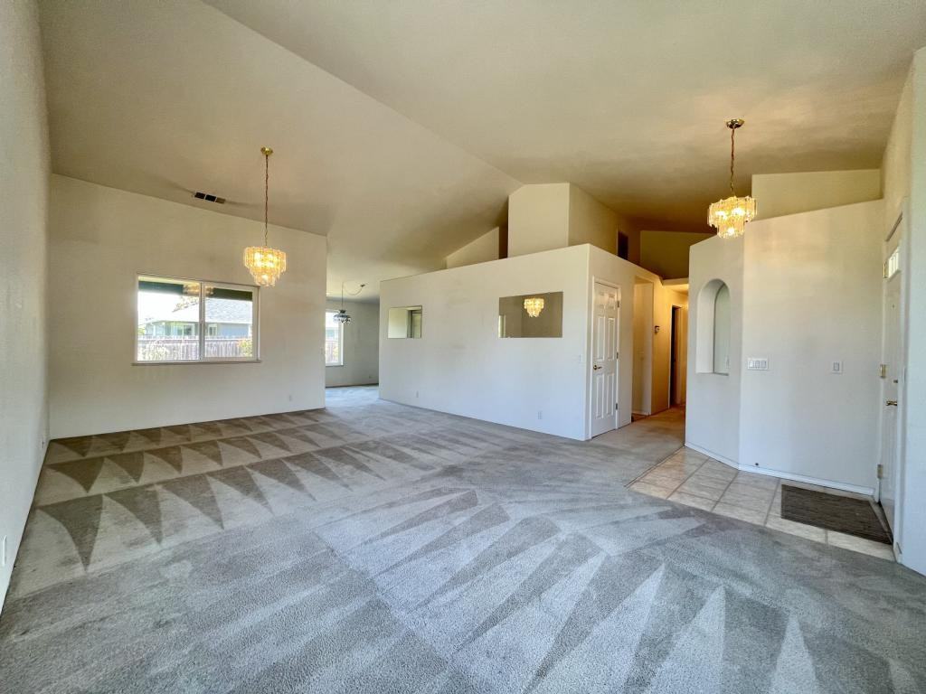 112 Wagon Wheel Dr - Photo 2 of 15