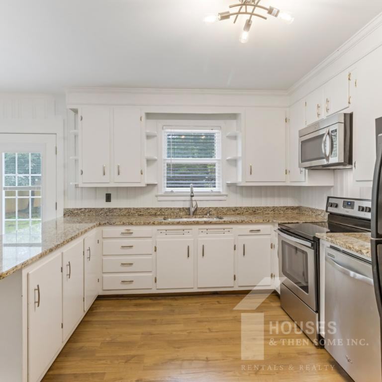 9 Forestdale Dr - Photo 5 of 23