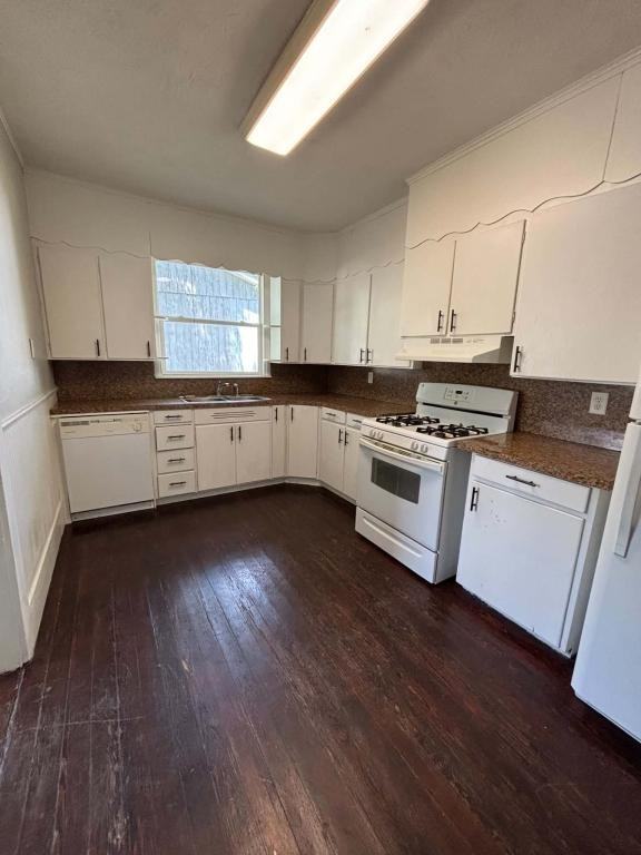 701 E Market St - Photo 3 of 13