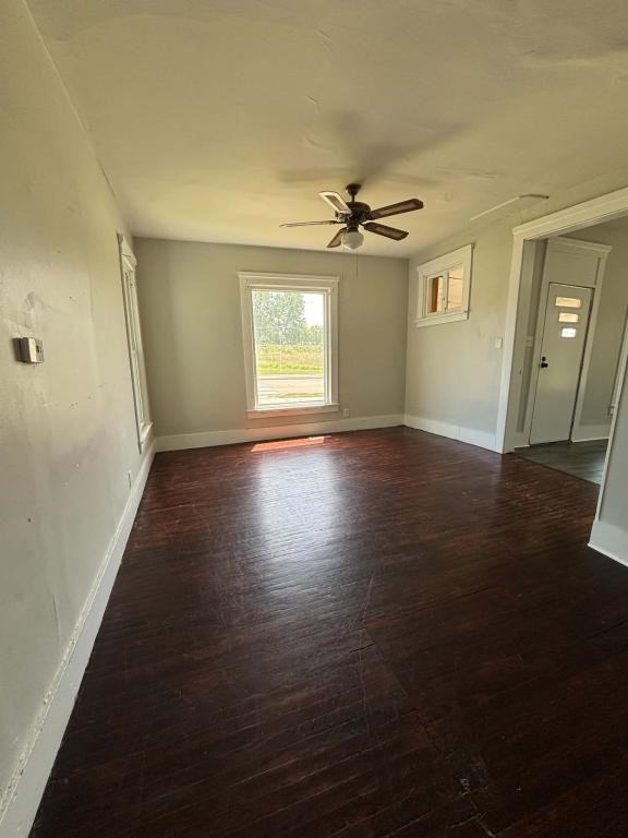 701 E Market St - Photo 4 of 13