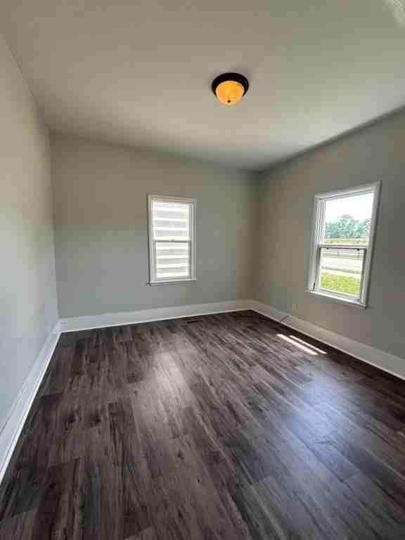701 E Market St - Photo 7 of 13