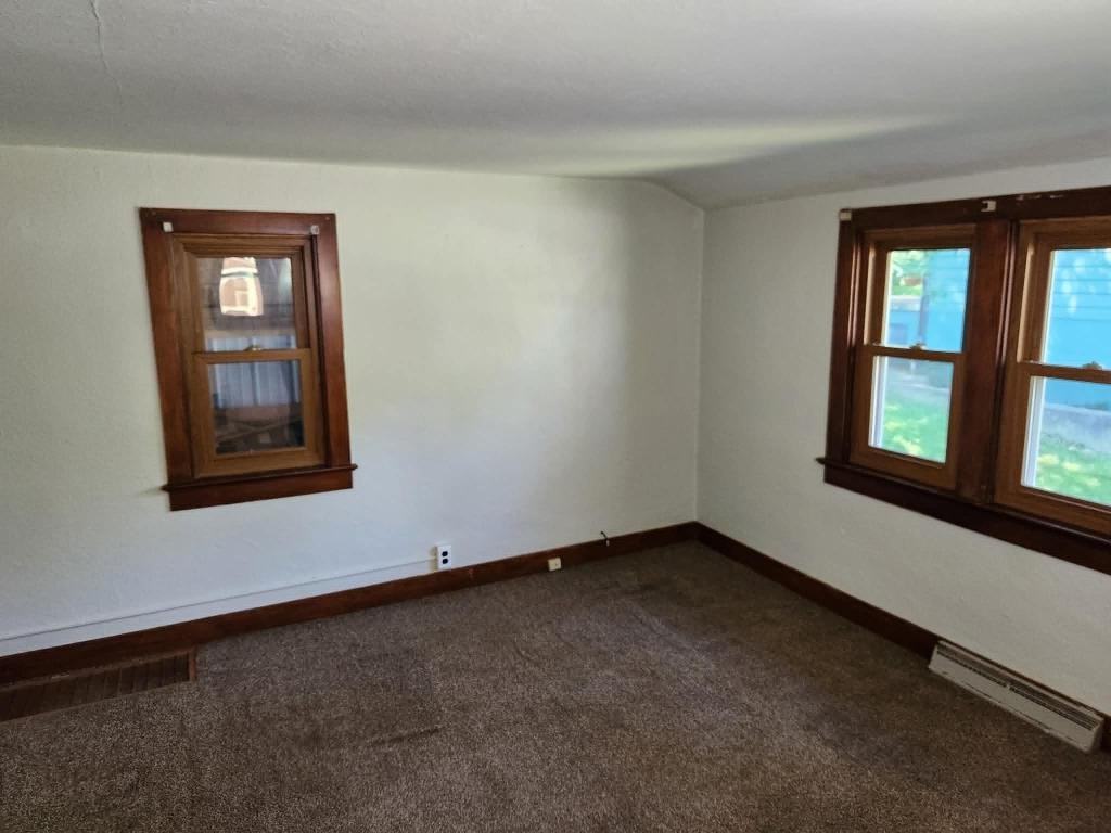 7727 W Beachwood Ave - Photo 3 of 5