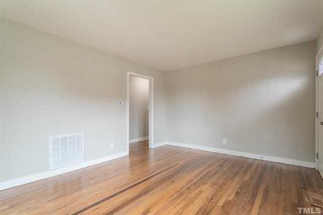 520 Cecil St - Photo 3 of 7