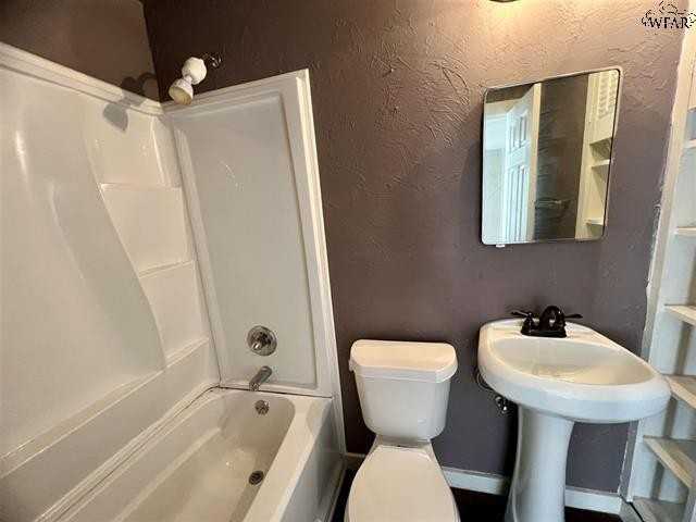 2181 Avenue K - Photo 5 of 10
