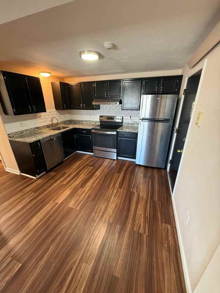 172 N Main St #7 - Photo 3 of 14