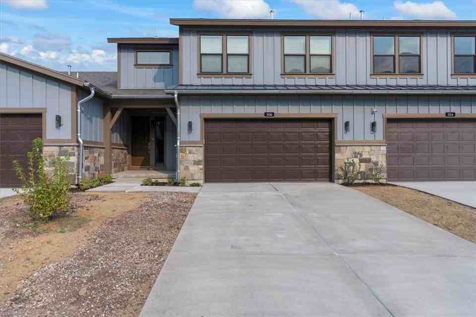 506 W Ascent Dr - Photo 3 of 21