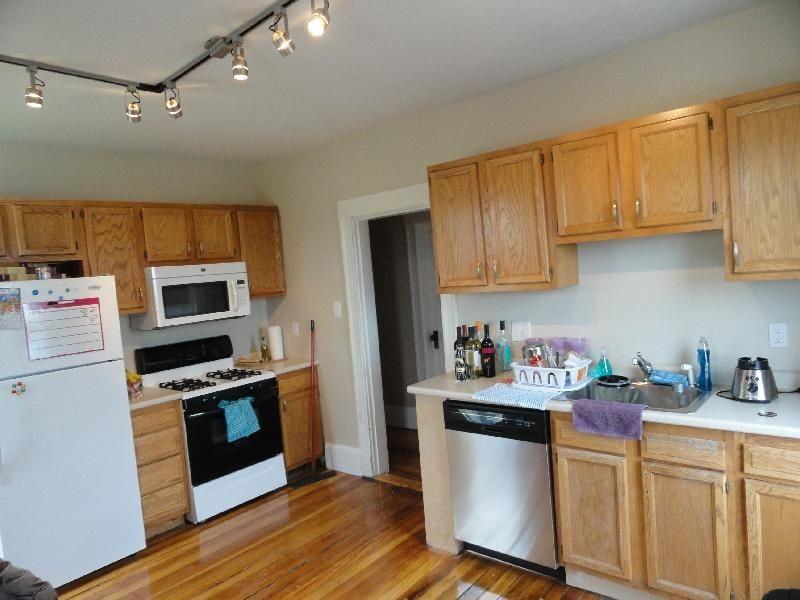 101 Heath St ##3 - Photo 6 of 7