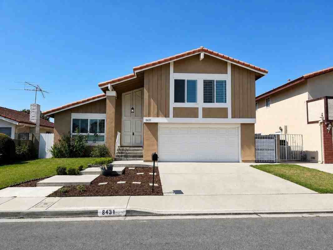 8431 Aspenwood Ave - Photo 3 of 3