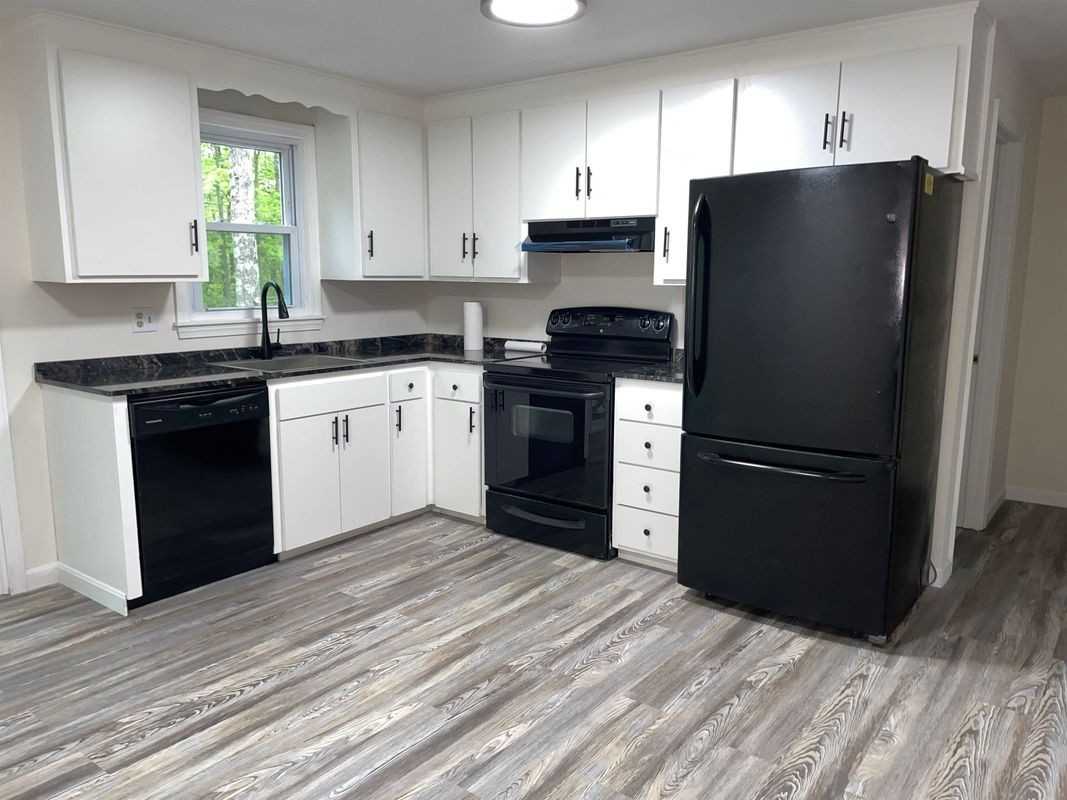 30 Emerald Dr - Photo 3 of 12