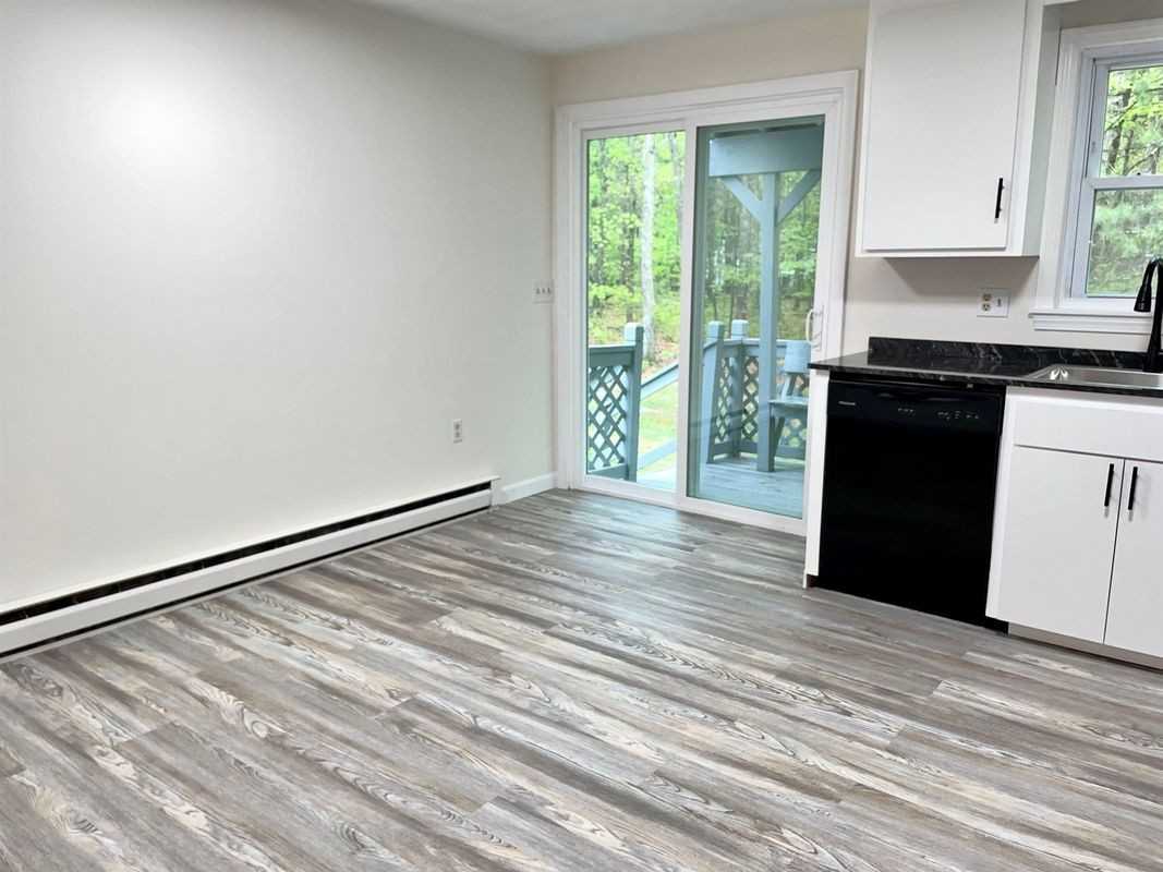 30 Emerald Dr - Photo 4 of 12
