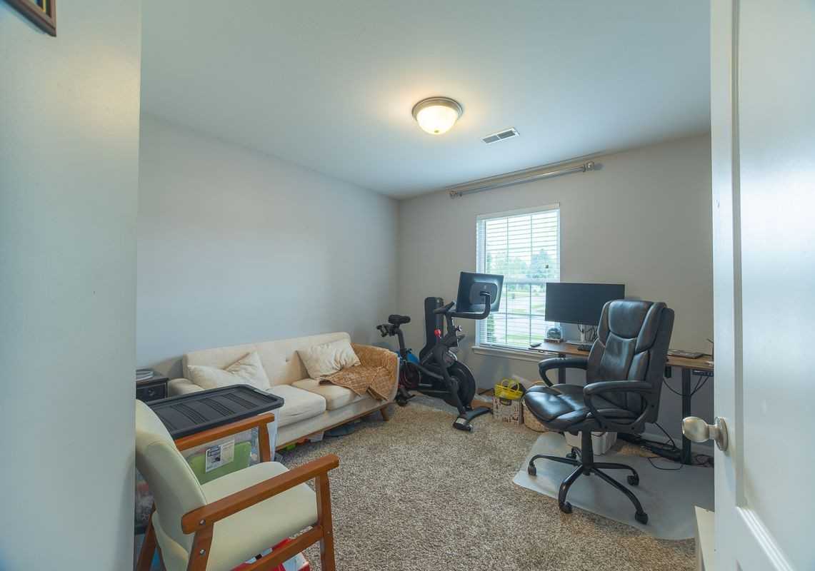 5104 Opal Dr - Photo 4 of 24
