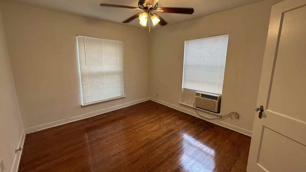 1842 W Main St #03 - Photo 4 of 14