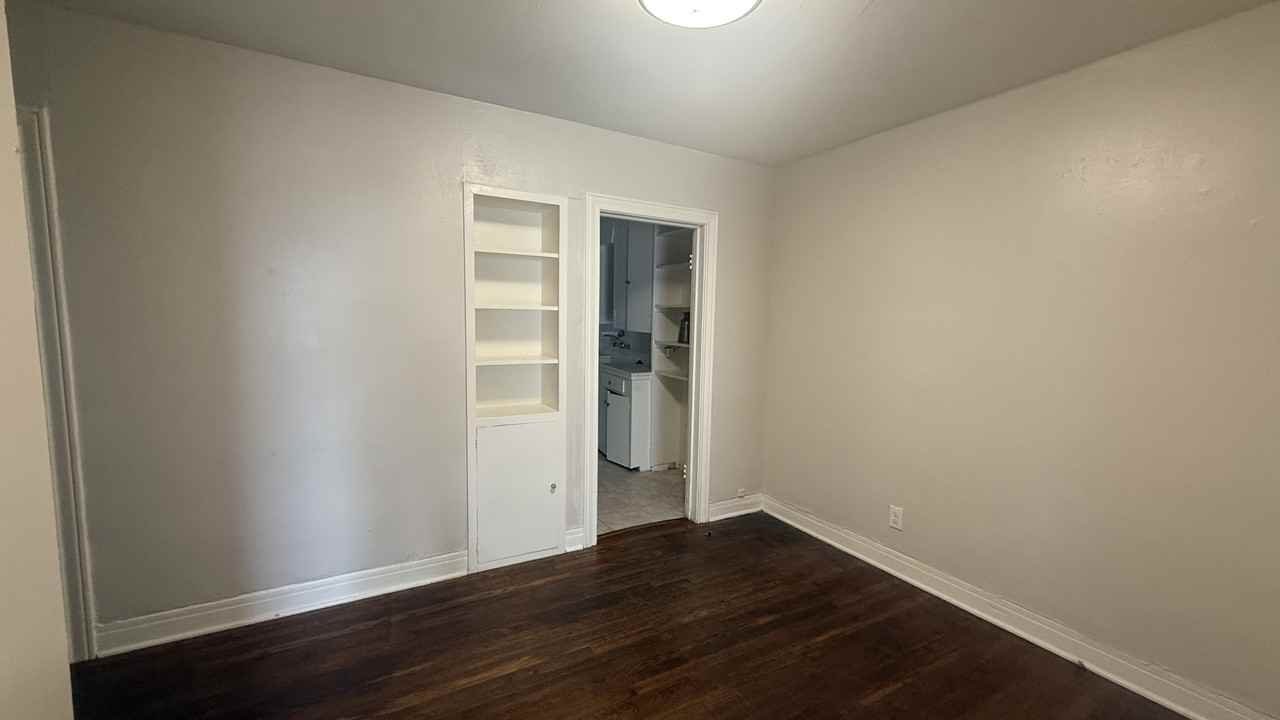 1850 W Main St #1