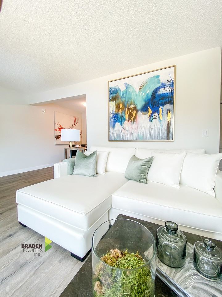 Strathcona Apartments - Photo 7 of 30