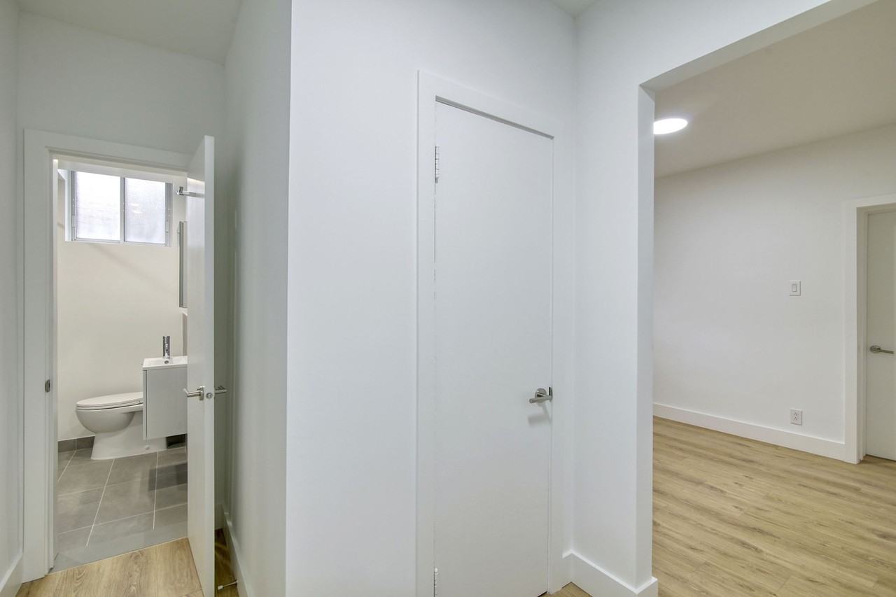 3010-3014 Van Horne - Photo 4 of 50