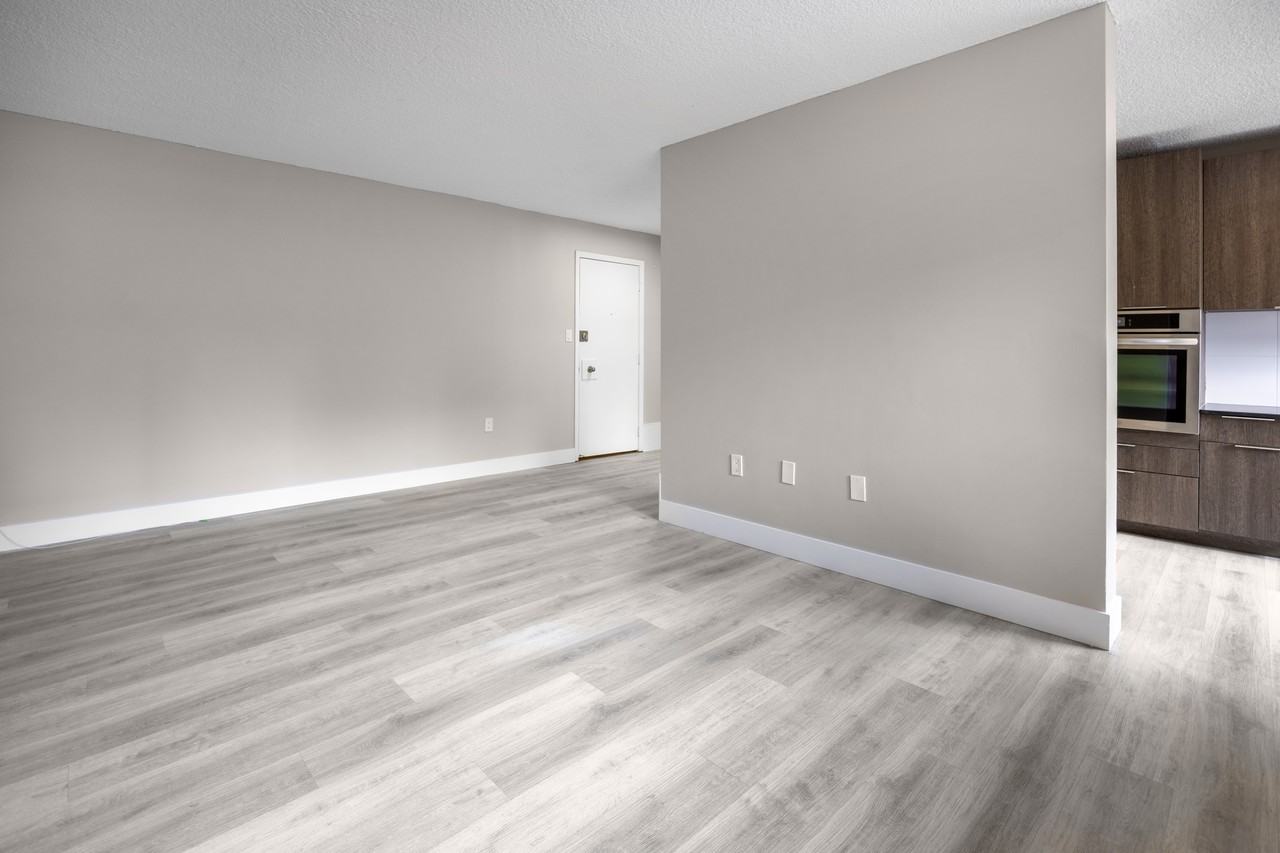 St. Charles Apartments - Photo 3 of 10