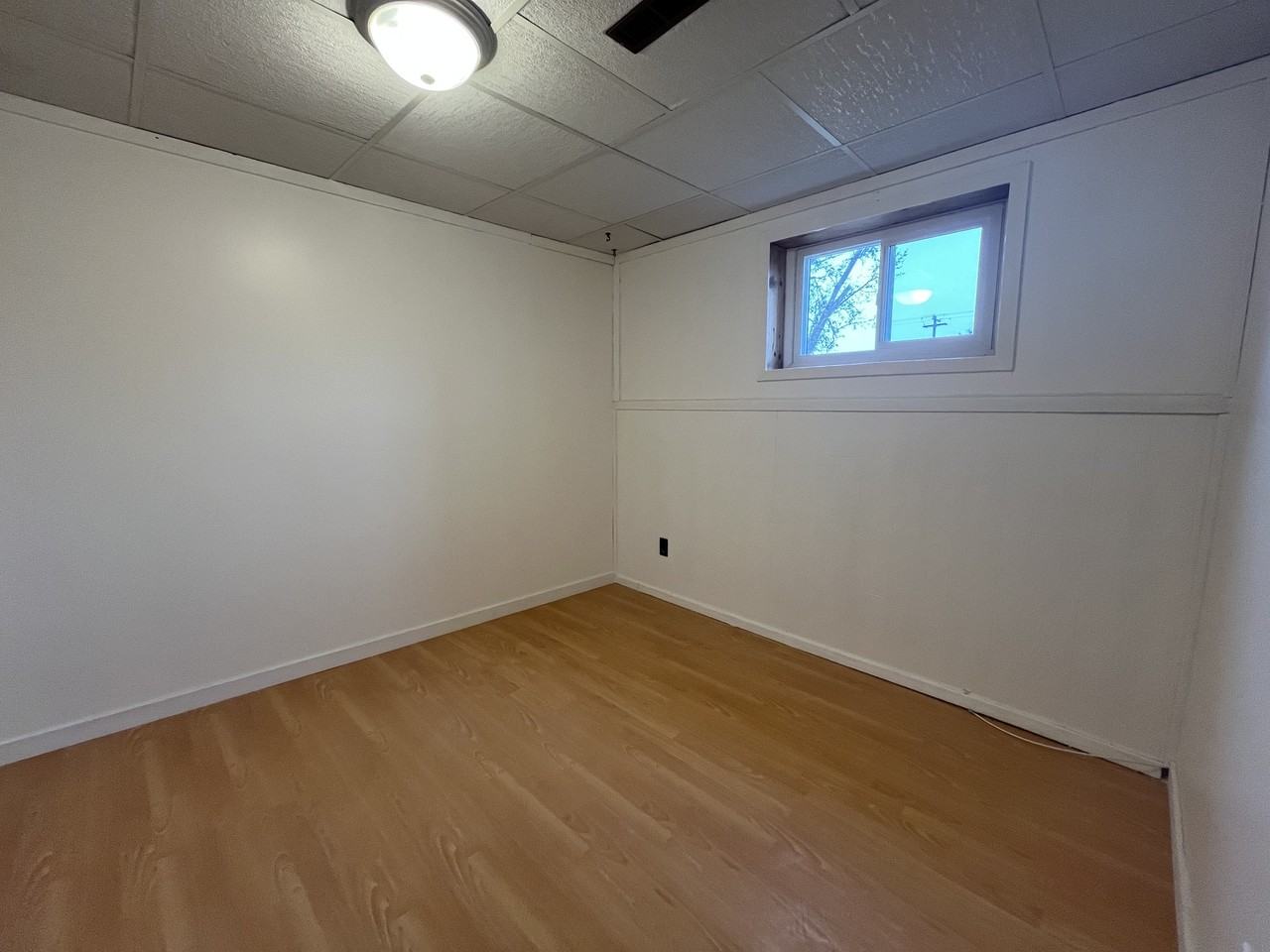 117 1 St Se Lowr - Photo 3 of 4