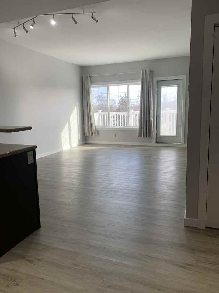 293 Edison Ave - Photo 2 of 17