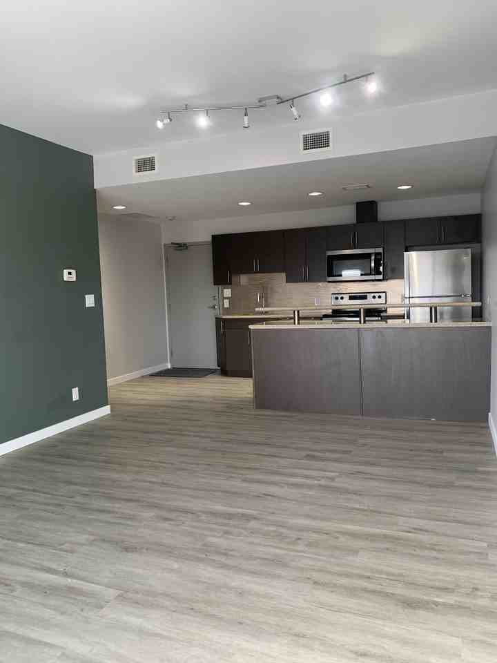 293 Edison Ave - Photo 4 of 17