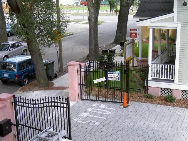 406 E 38th St - Photo 5 of 15