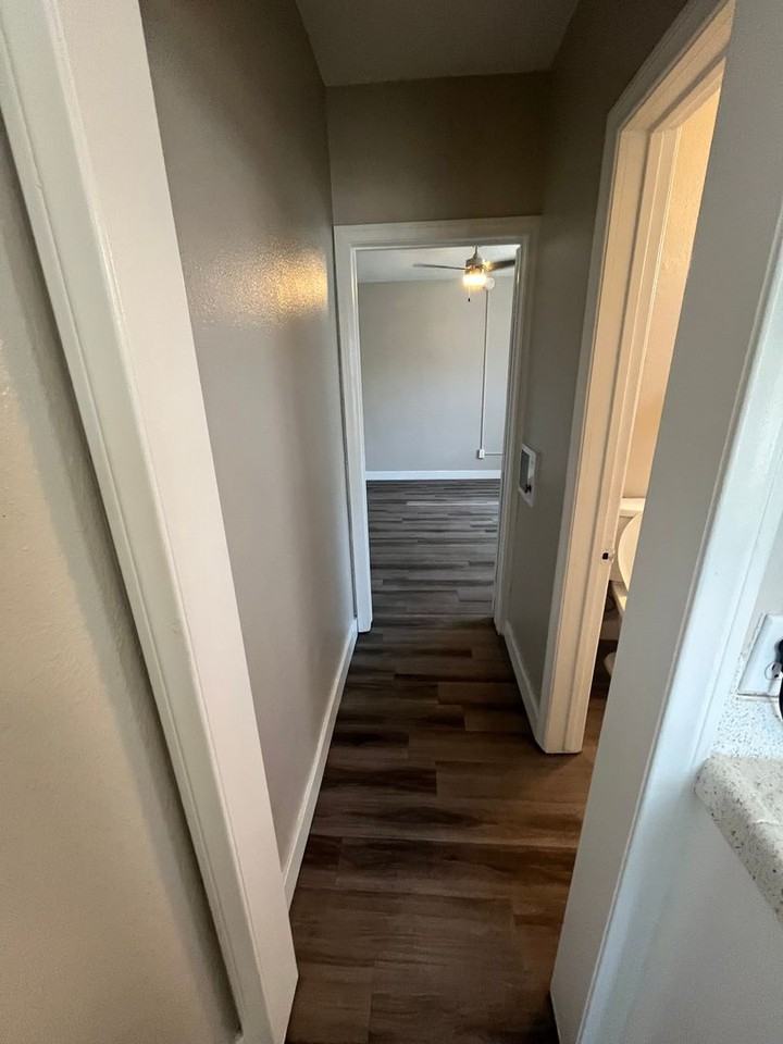 Sea View Apts - Photo 7 of 16