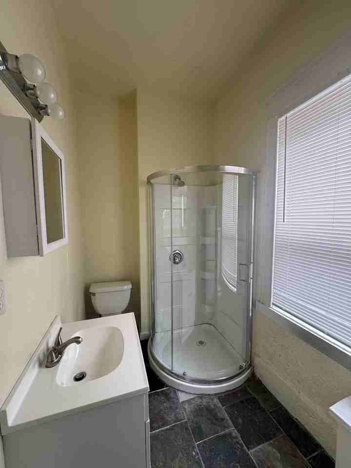 742 Nw - Photo 2 of 9