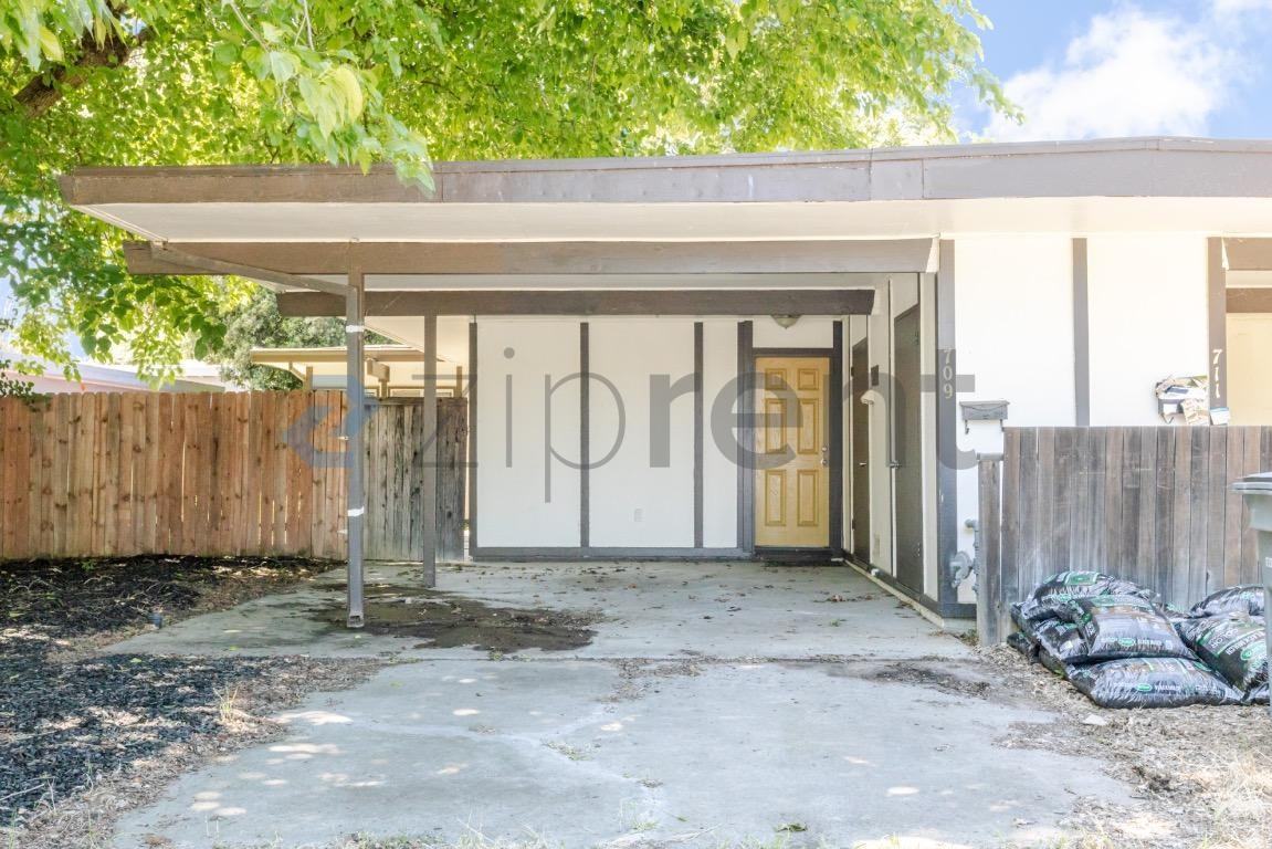 709 Adeline Pl