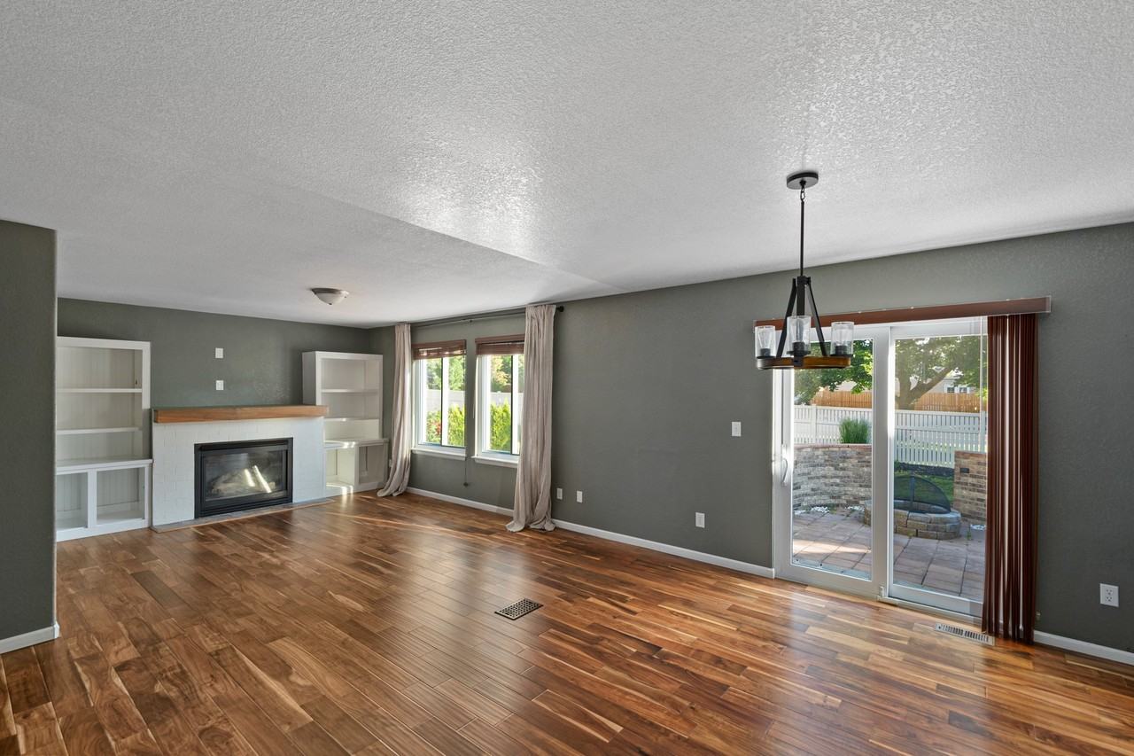 4635 W 63rd Pl - Photo 2 of 26
