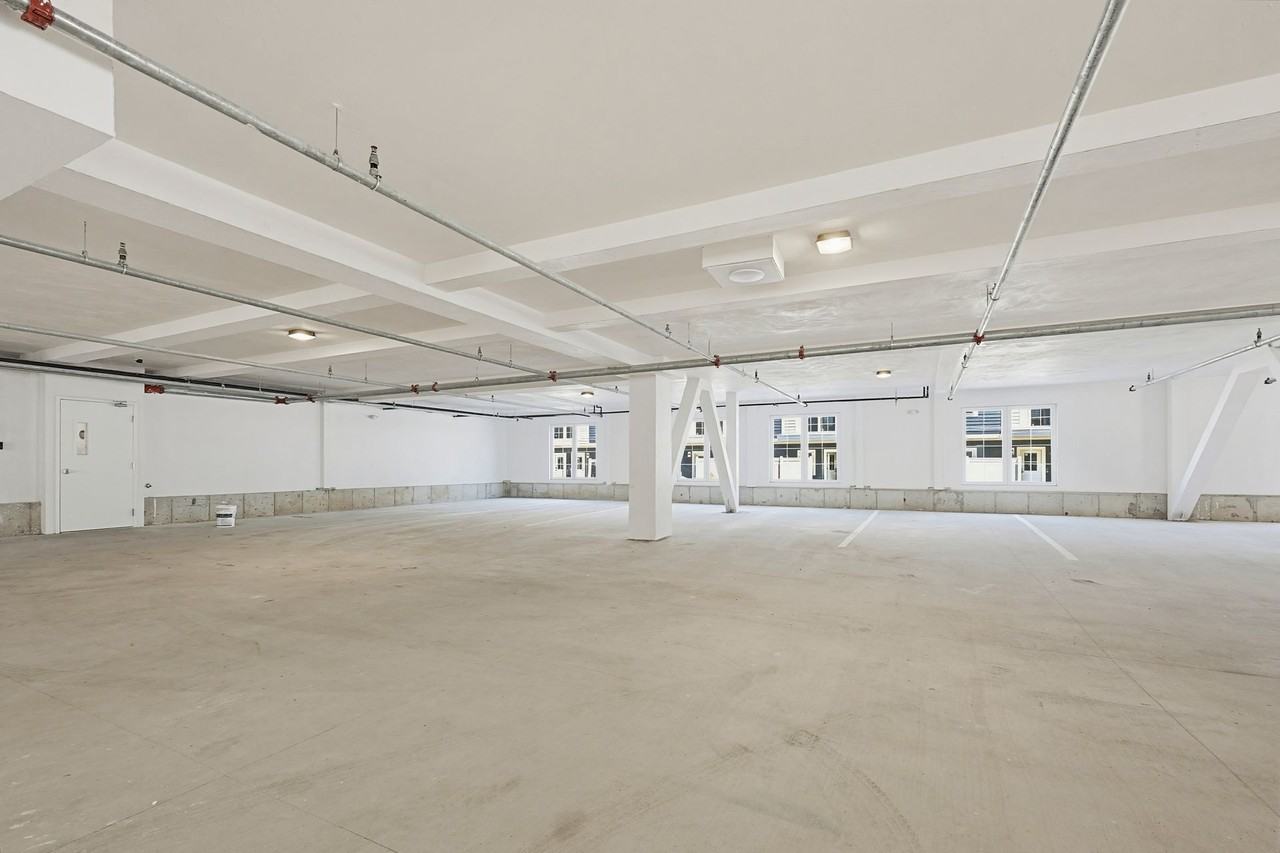 Taj Estates of Franklin II - Photo 6 of 18