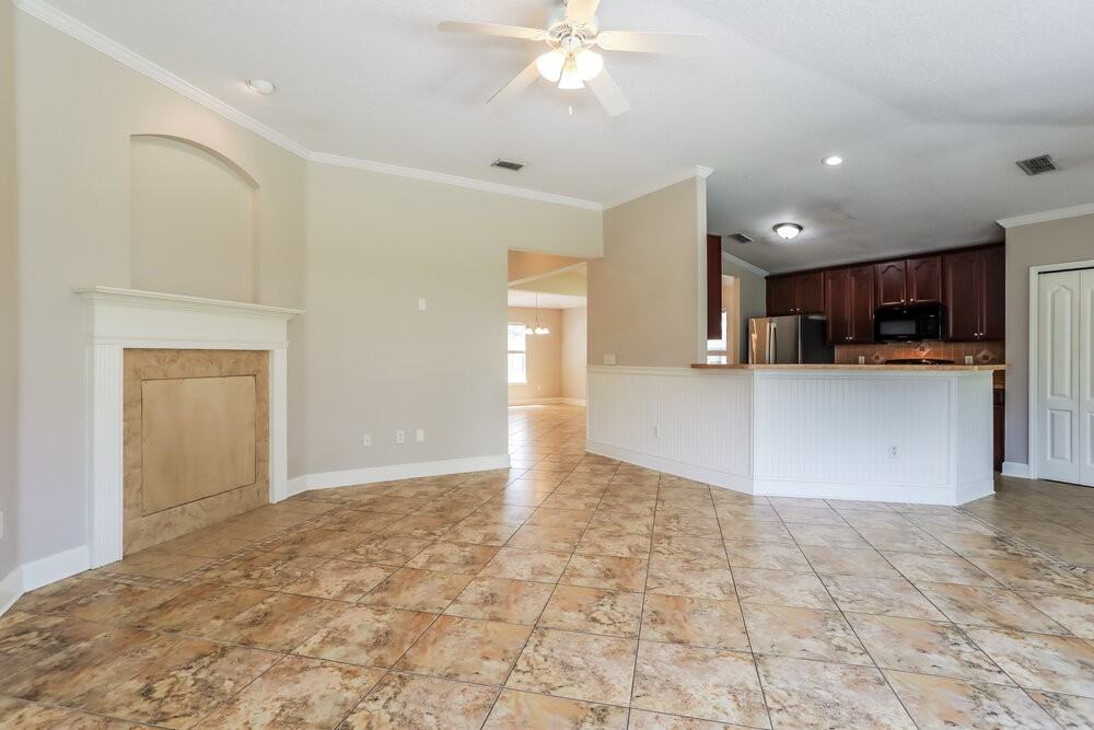 2732 Woodsdale Dr - Photo 4 of 16