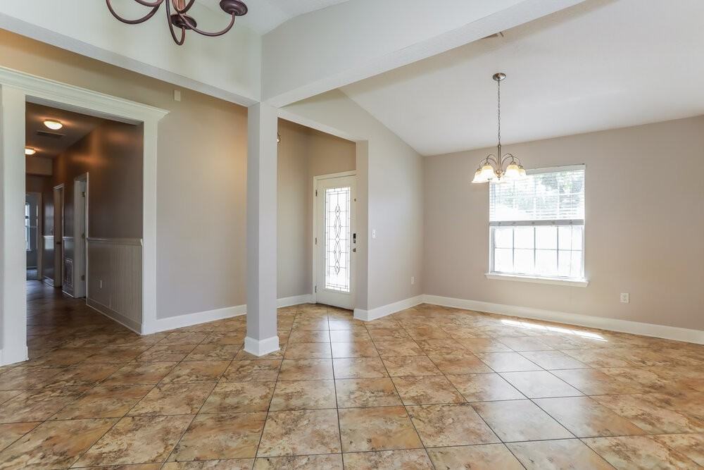 2732 Woodsdale Dr - Photo 6 of 16