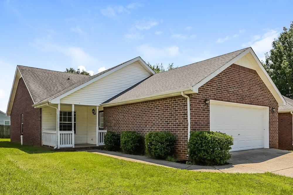 603 Freedom Ct - Photo 3 of 16