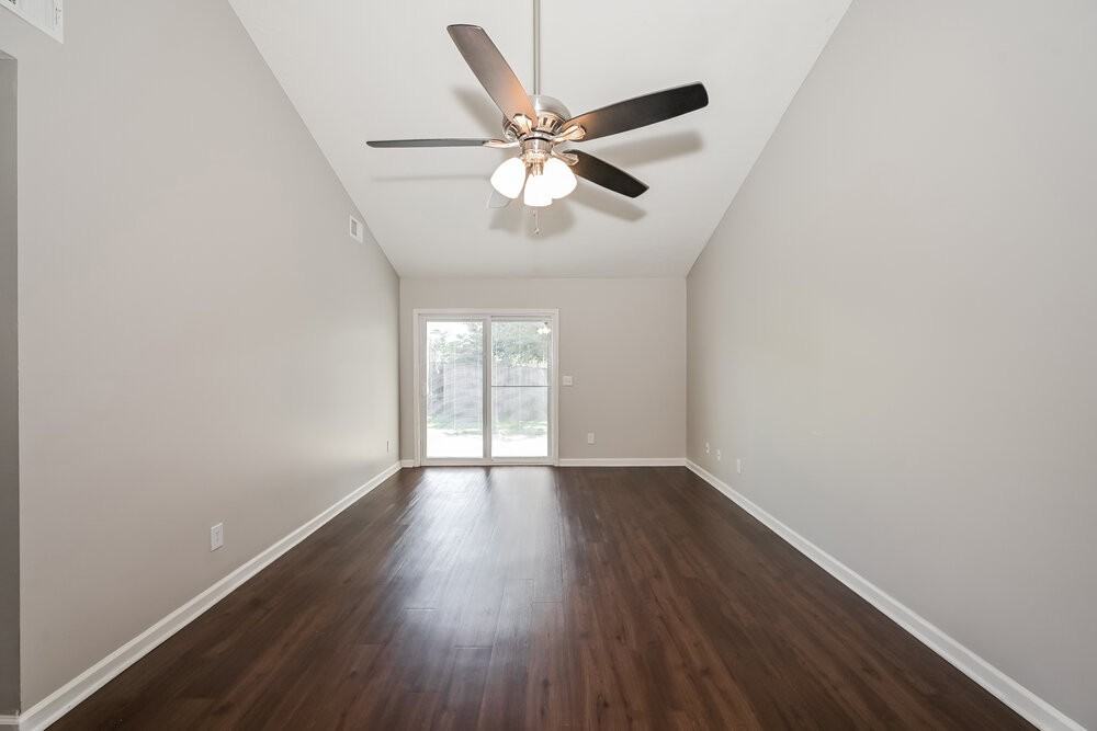 603 Freedom Ct - Photo 4 of 16