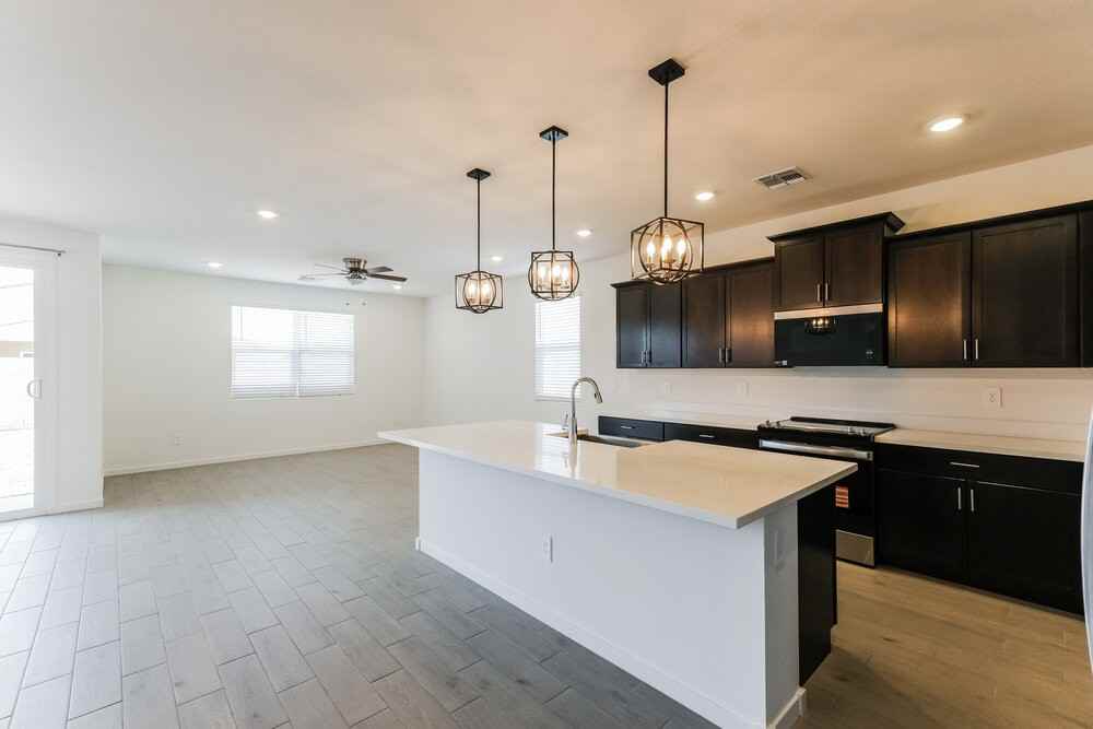 24453 W Grove St - Photo 7 of 16