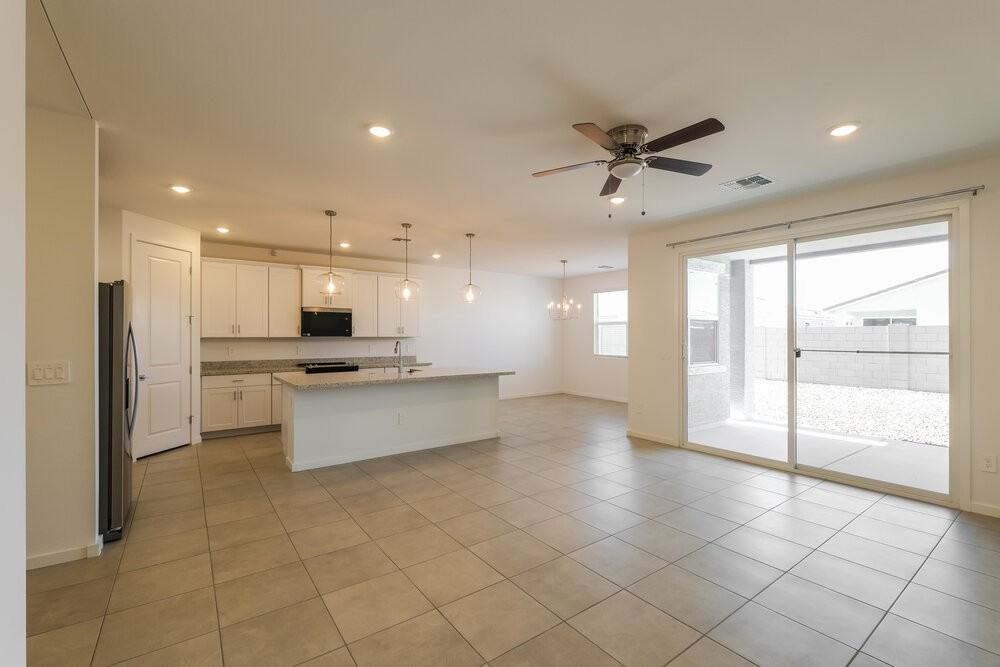 24477 W Grove St - Photo 4 of 16