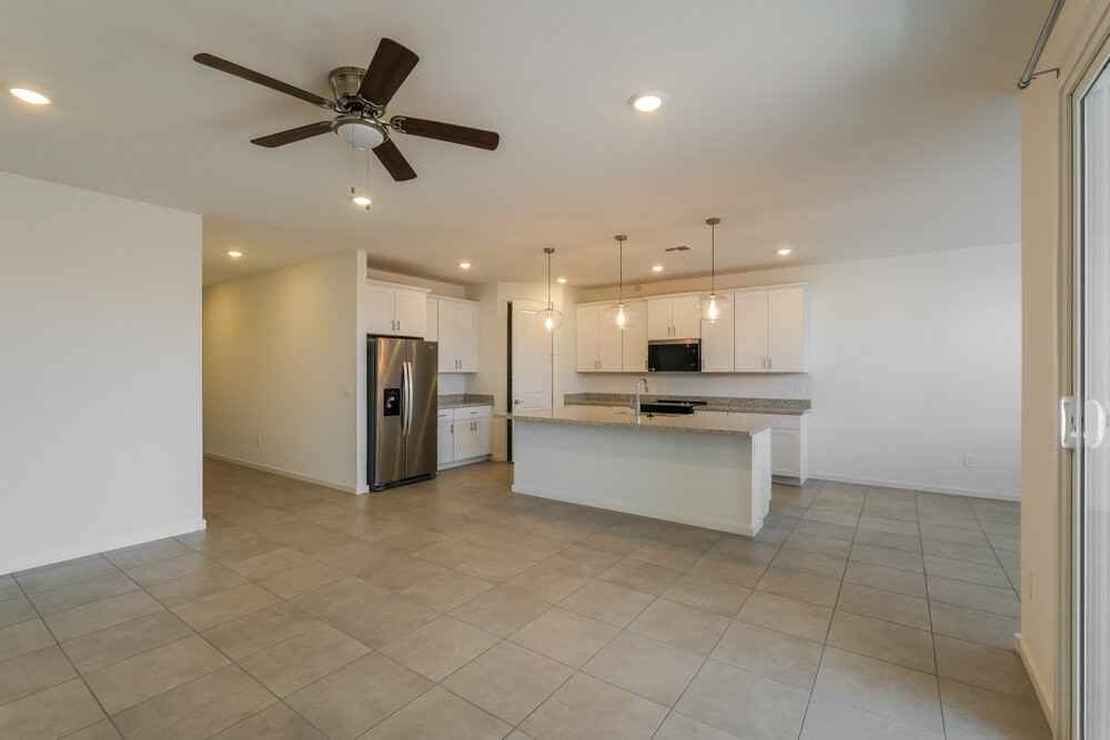 24477 W Grove St - Photo 6 of 16