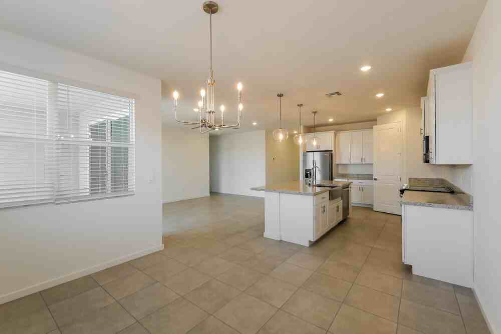 24477 W Grove St - Photo 7 of 16