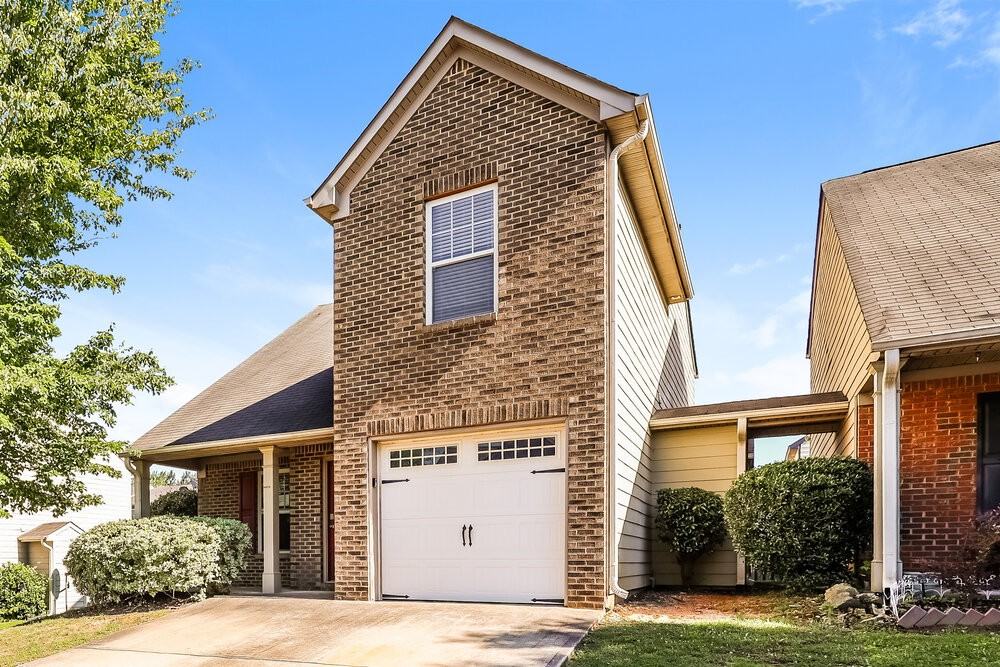 214 Ben Ln - Photo 4 of 17