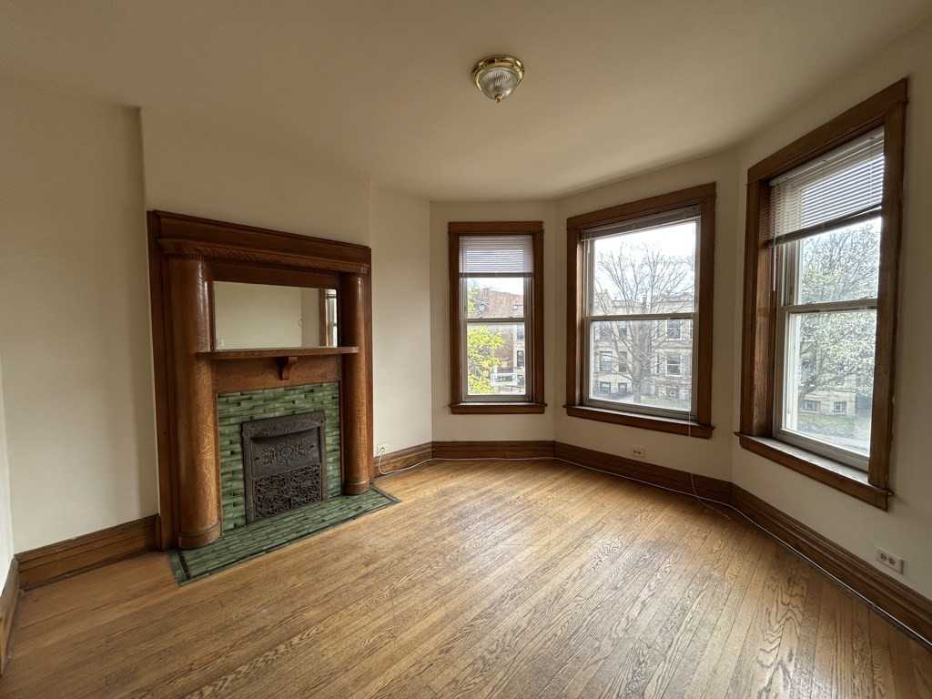 1216 W Addison St #2F - Photo 3 of 14