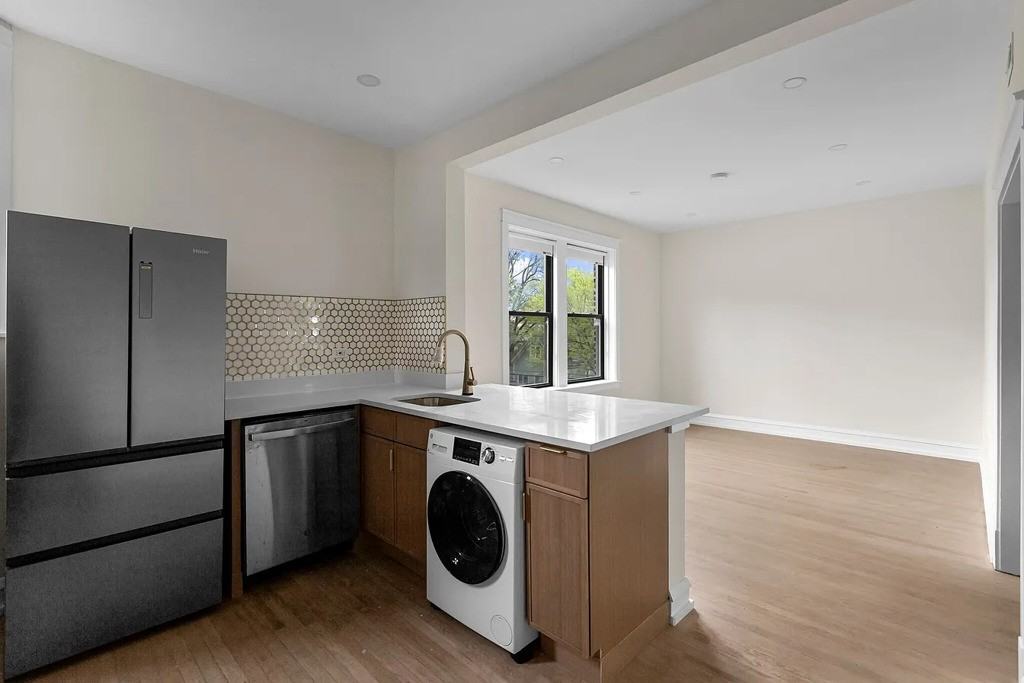 4636 N Hamilton Ave #2F - Photo 3 of 10